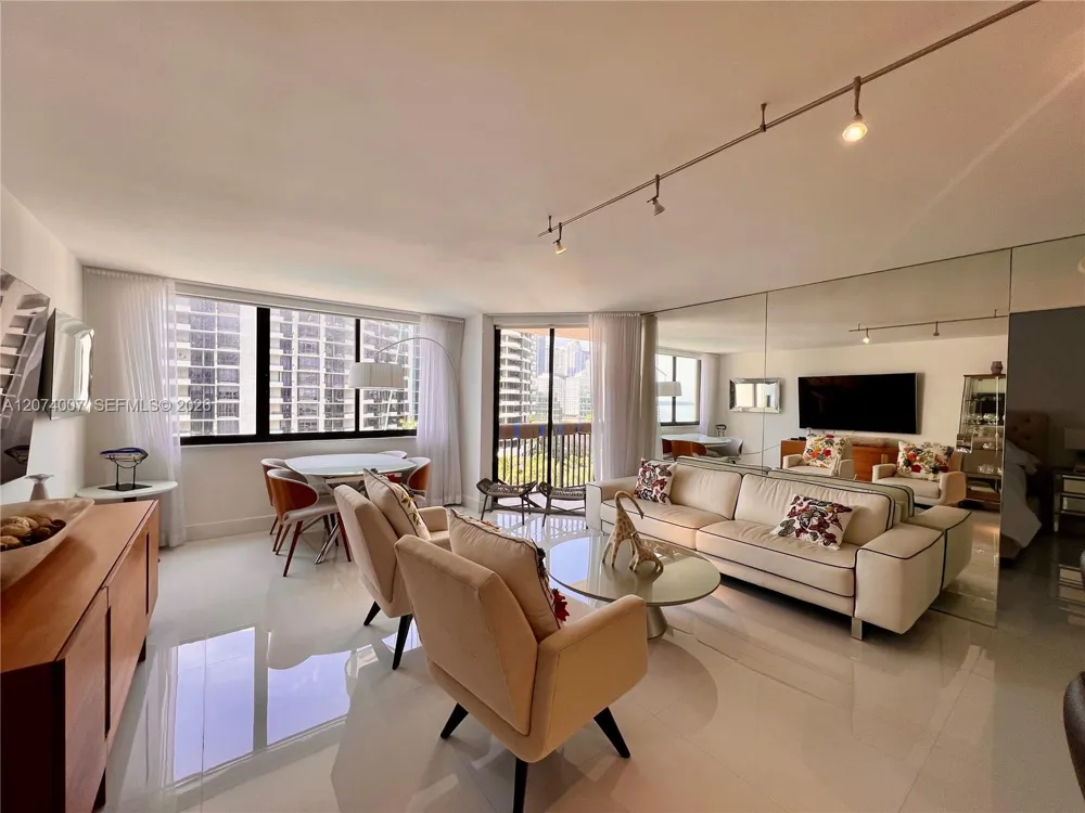 540 Brickell Key Dr #919 Miami, FL 33131