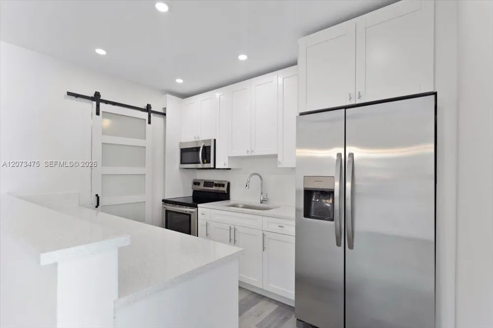 449 E 10th St Hialeah, FL 33010