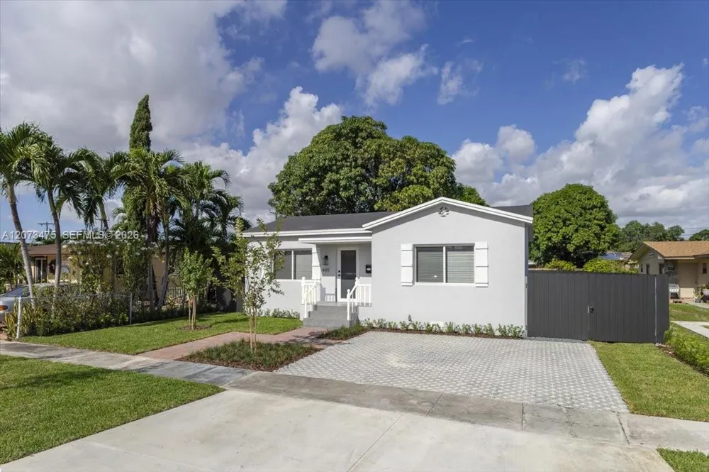 449 E 10th St Hialeah, FL 33010