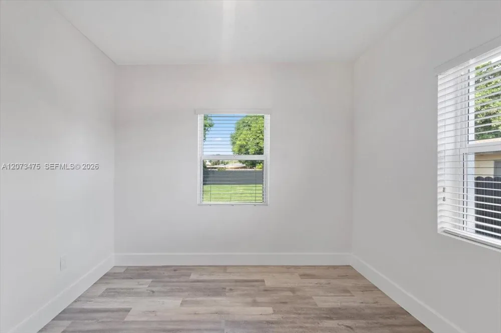 449 E 10th St Hialeah, FL 33010