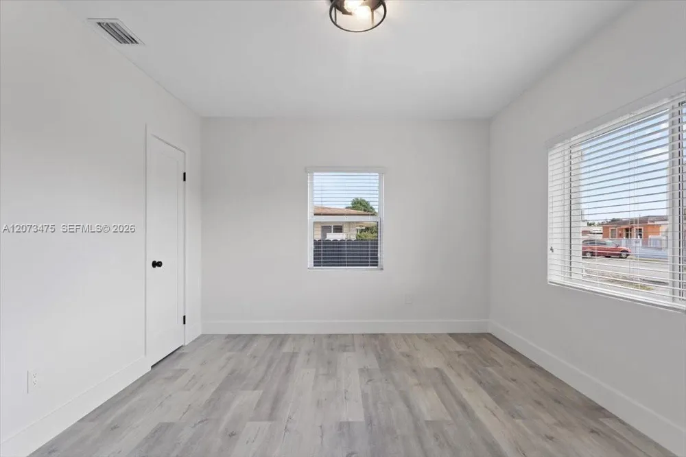 449 E 10th St Hialeah, FL 33010