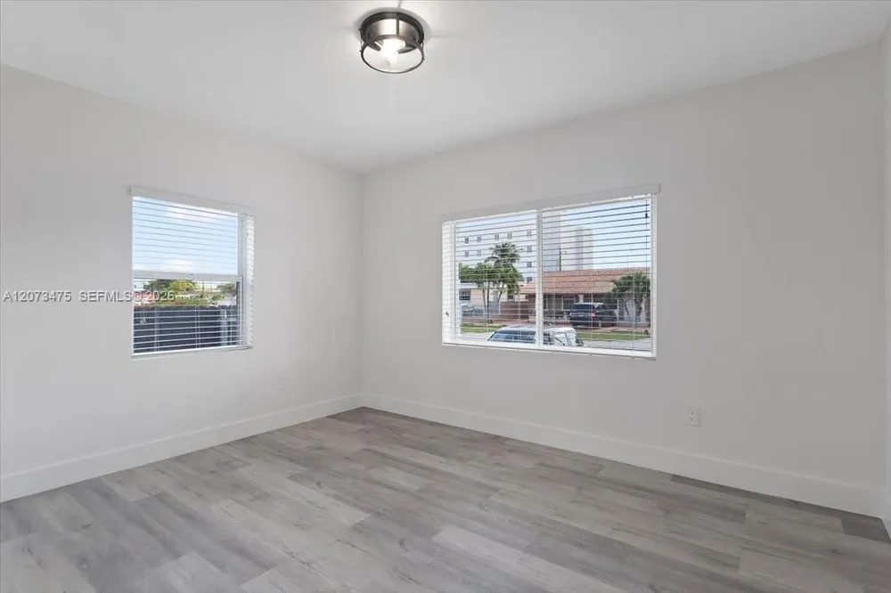 449 E 10th St Hialeah, FL 33010
