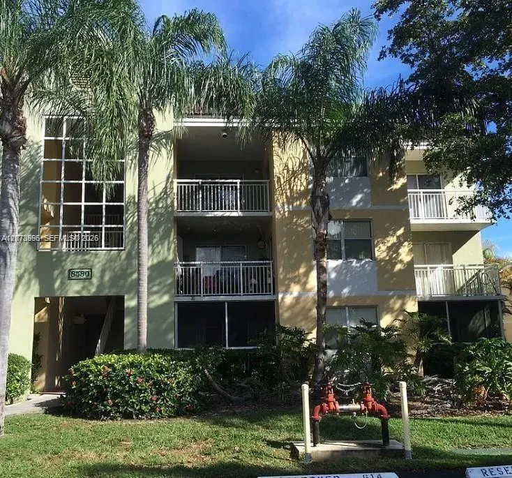 8670 SW 212th St #105 Cutler Bay, FL 33189