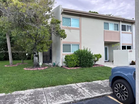 14359 Kendale Lakes Cir