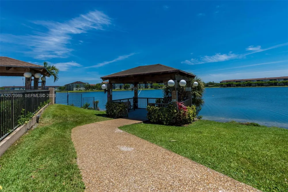 551 SW 135th Ave #413B Pembroke Pines, FL 33027