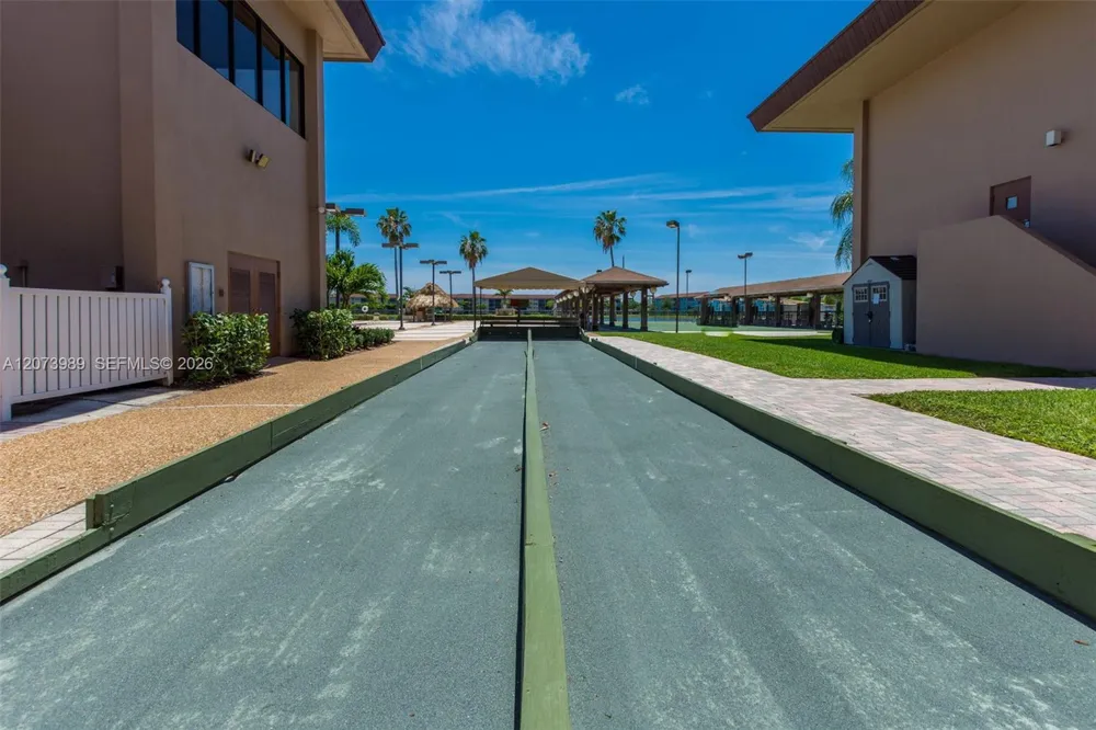 551 SW 135th Ave #413B Pembroke Pines, FL 33027