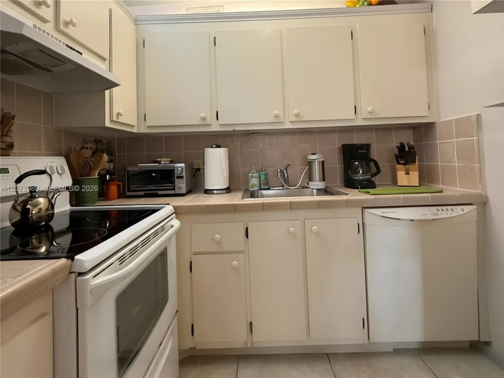 551 SW 135th Ave #413B Pembroke Pines, FL 33027