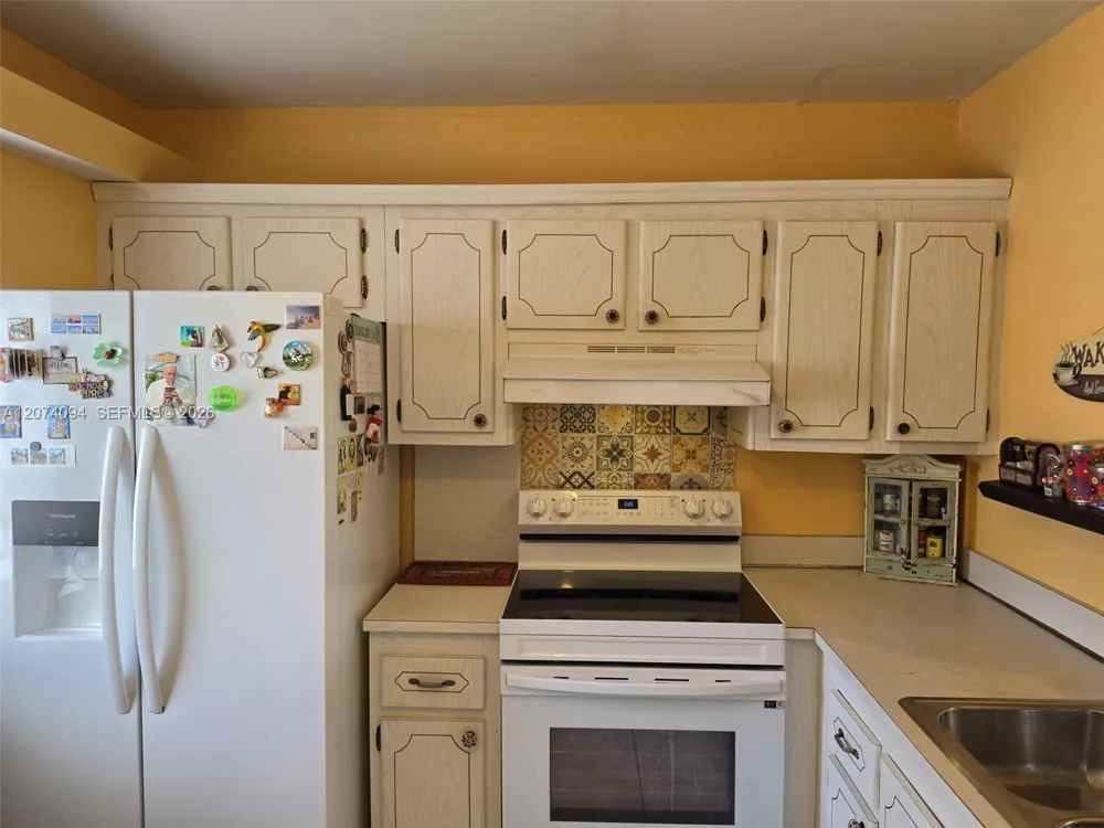 300 NE 12th Ave #108 Hallandale Beach, FL 33009