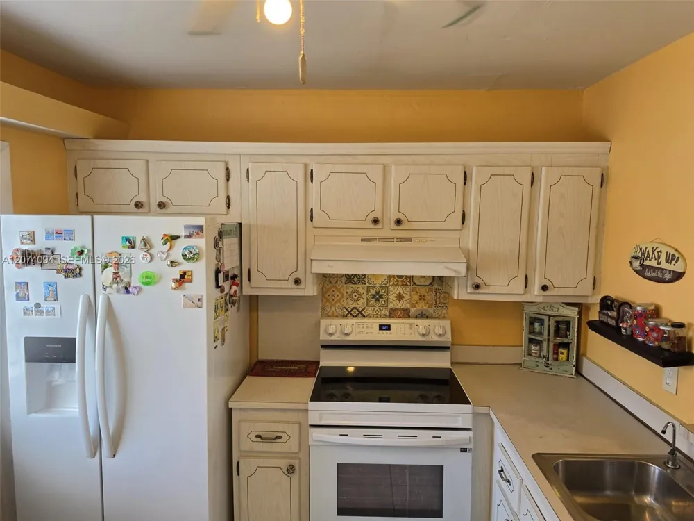 300 NE 12th Ave #108 Hallandale Beach, FL 33009