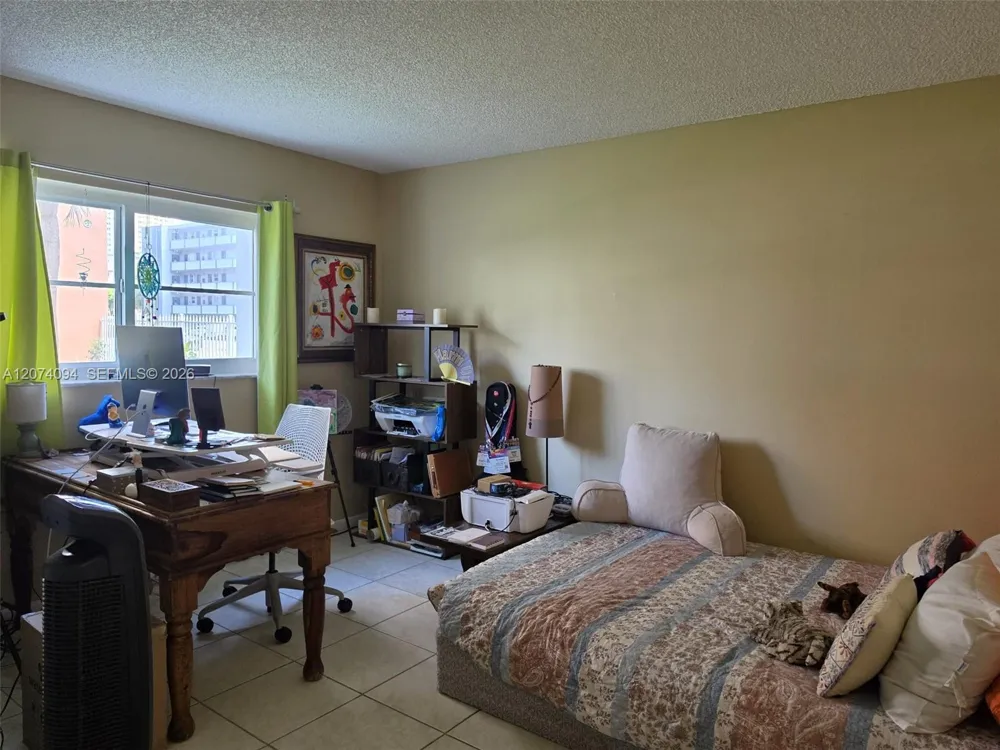 300 NE 12th Ave #108 Hallandale Beach, FL 33009