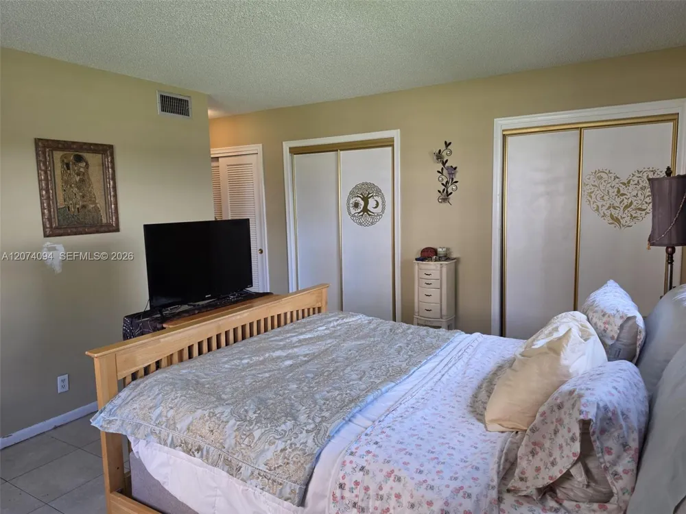 300 NE 12th Ave #108 Hallandale Beach, FL 33009