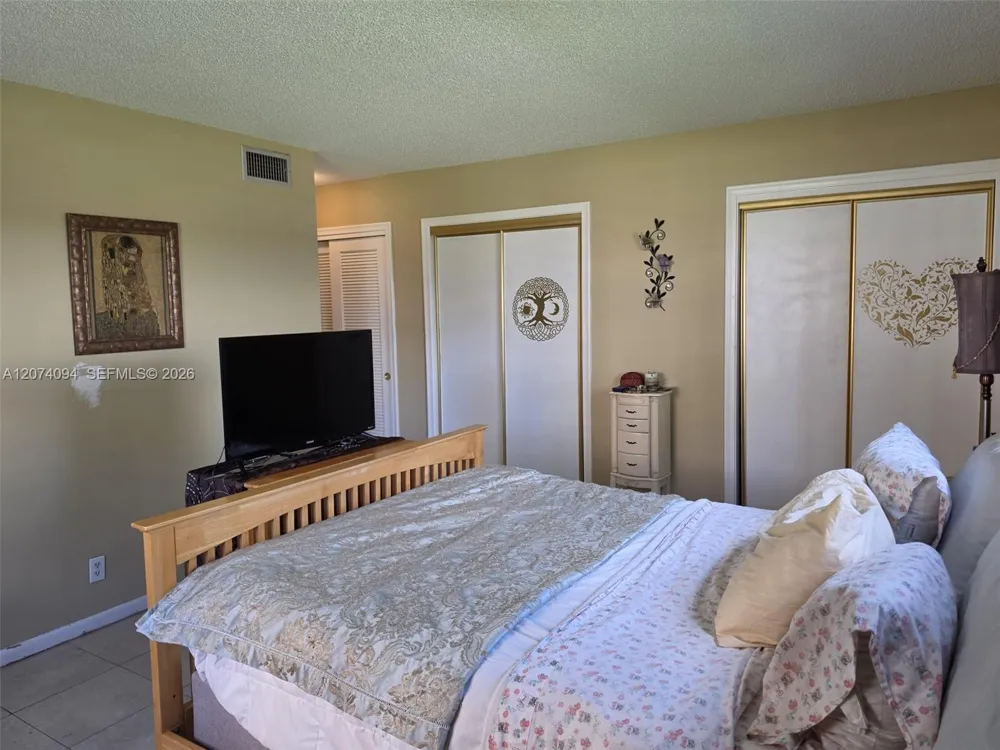 300 NE 12th Ave #108 Hallandale Beach, FL 33009