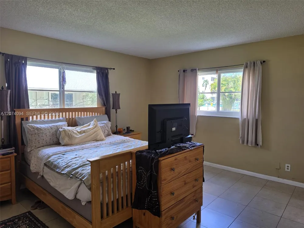 300 NE 12th Ave #108 Hallandale Beach, FL 33009