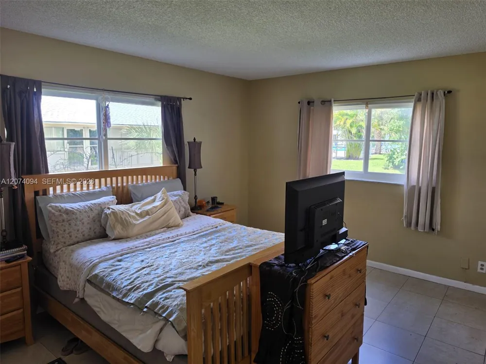 300 NE 12th Ave #108 Hallandale Beach, FL 33009