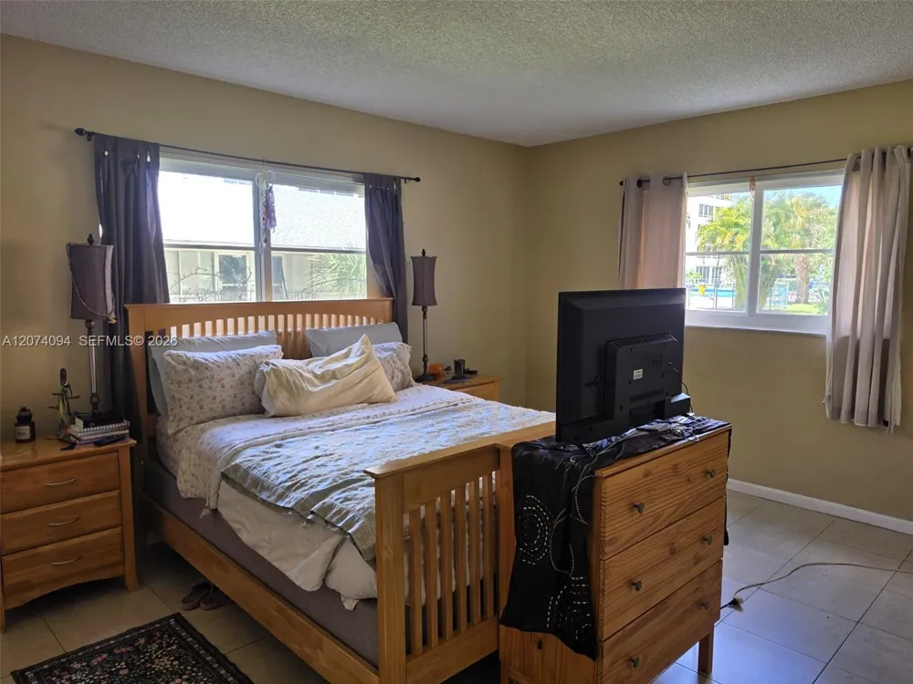 300 NE 12th Ave #108 Hallandale Beach, FL 33009