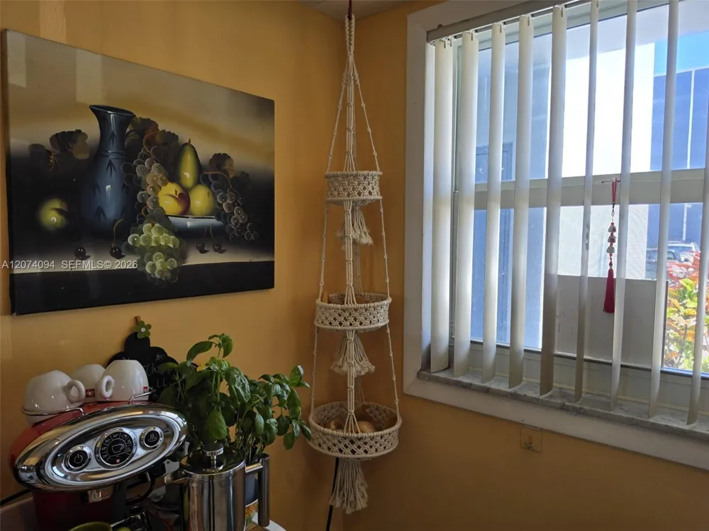 300 NE 12th Ave #108 Hallandale Beach, FL 33009