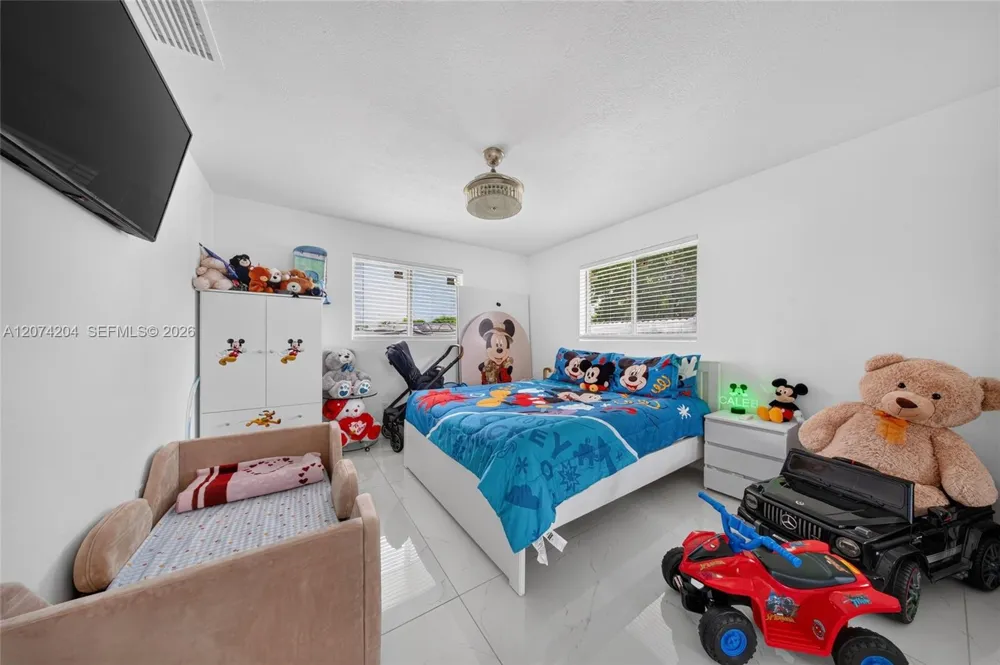713 se Cape Coral, FL 33904