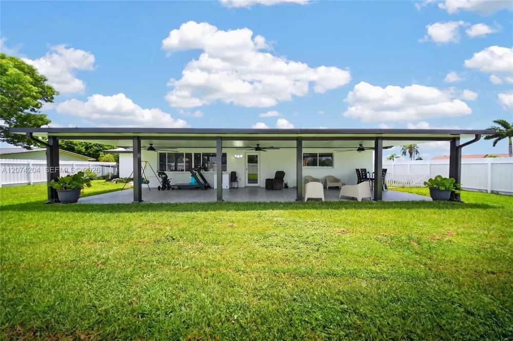 713 se Cape Coral, FL 33904
