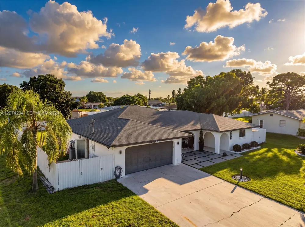713 se Cape Coral, FL 33904