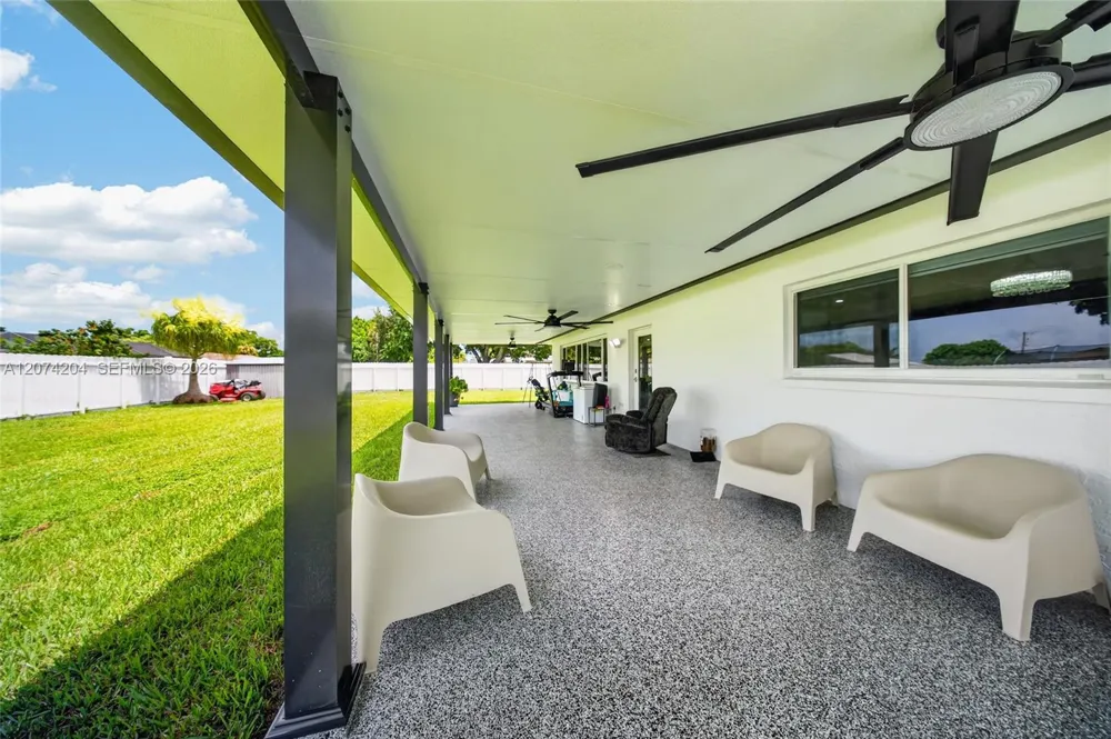 713 se Cape Coral, FL 33904