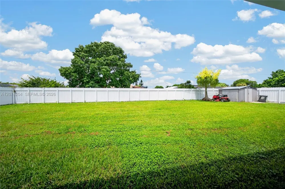713 se Cape Coral, FL 33904