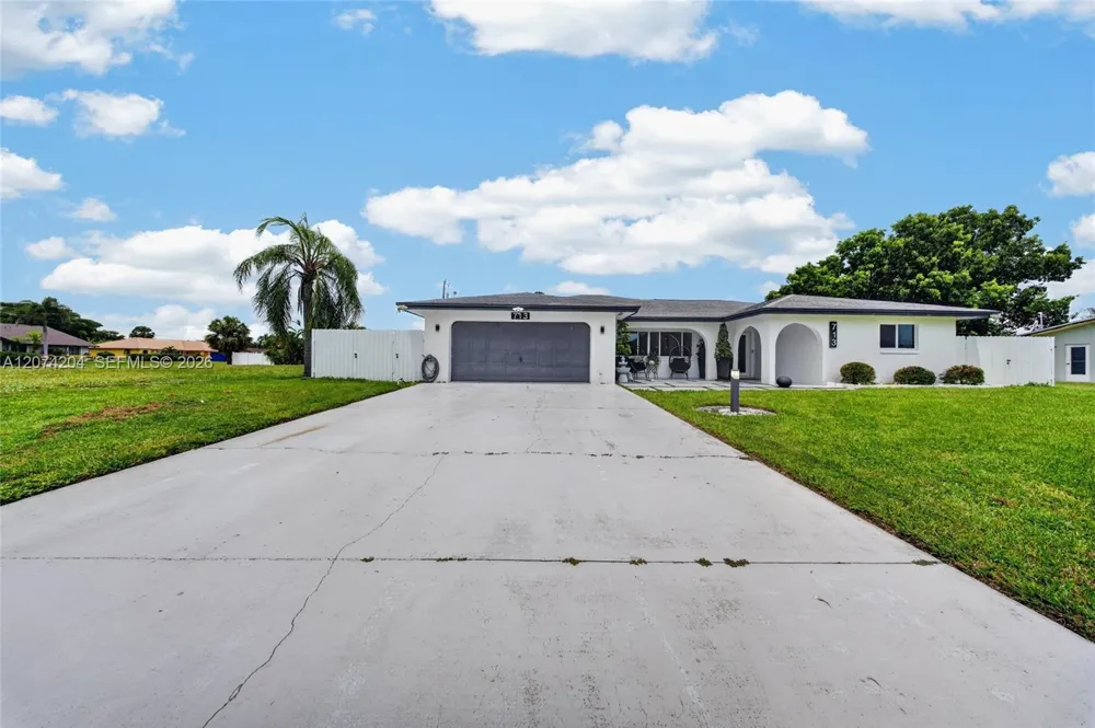 713 se Cape Coral, FL 33904