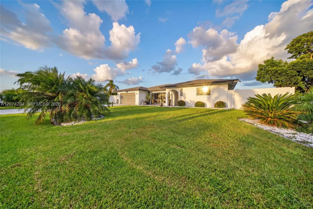 713 se Cape Coral, FL 33904