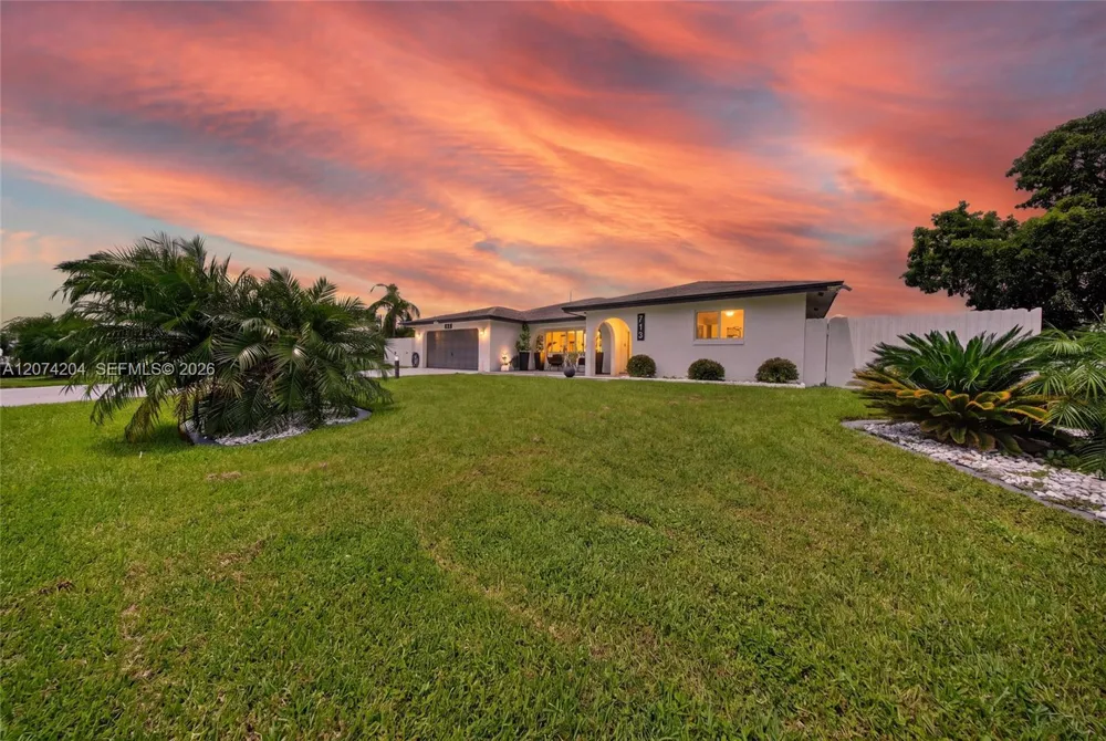 713 se Cape Coral, FL 33904