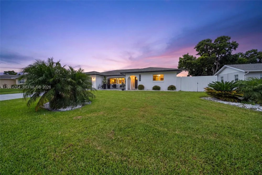 713 se Cape Coral, FL 33904
