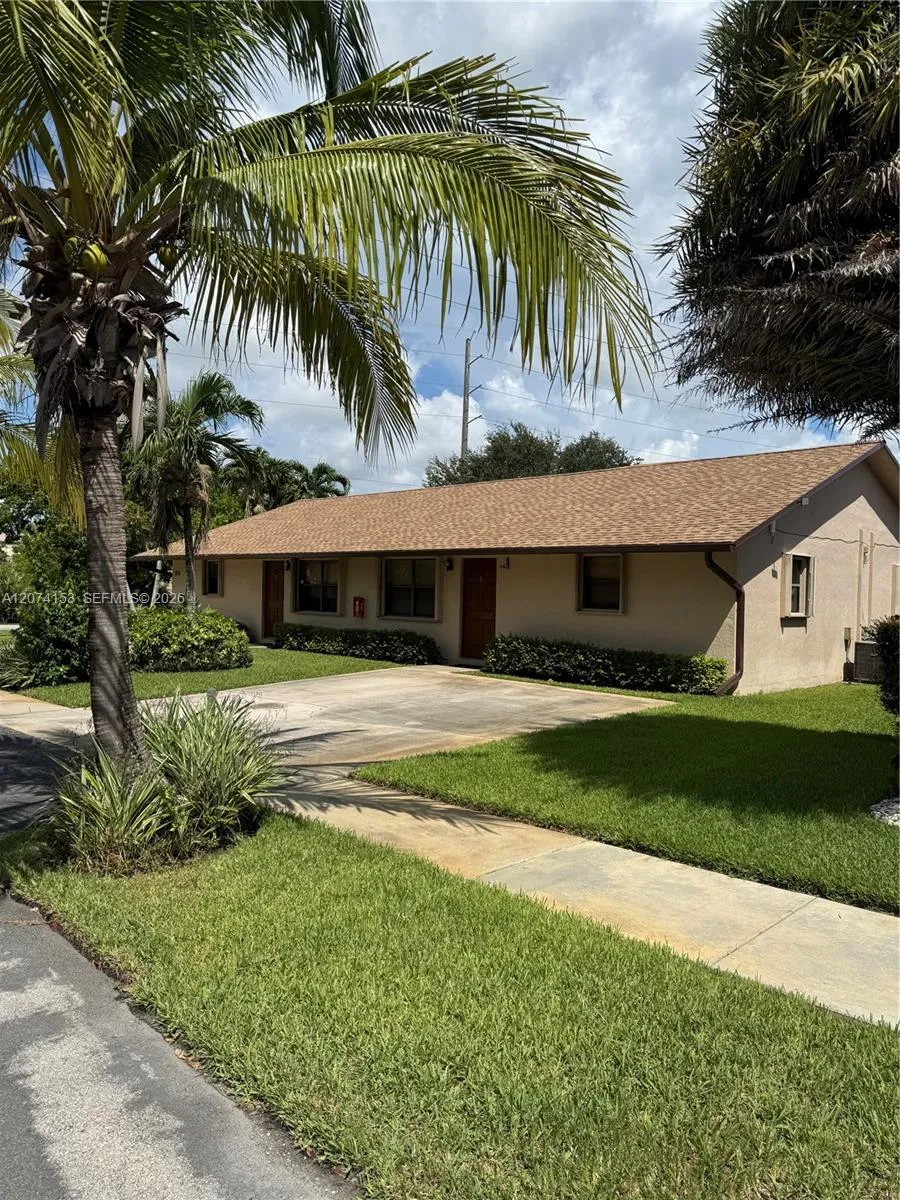 278 SW 7th St #1 Dania Beach, FL 33004