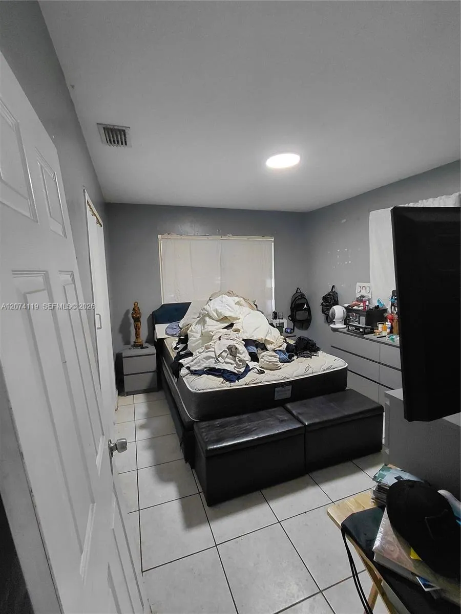 3300 NW 50th St Miami, FL 33142