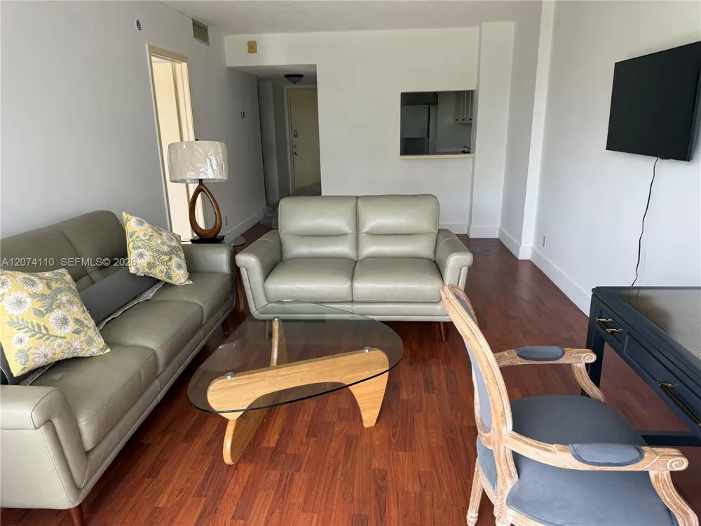 7900 Camino Cir #403 Miami, FL 33143
