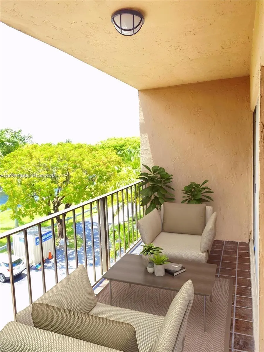 7900 Camino Cir #403 Miami, FL 33143