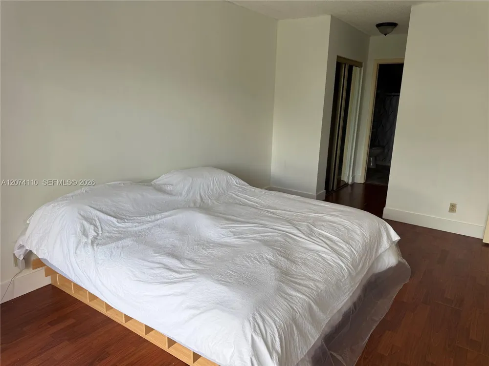 7900 Camino Cir #403 Miami, FL 33143
