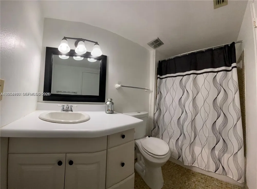7900 Camino Cir #403 Miami, FL 33143