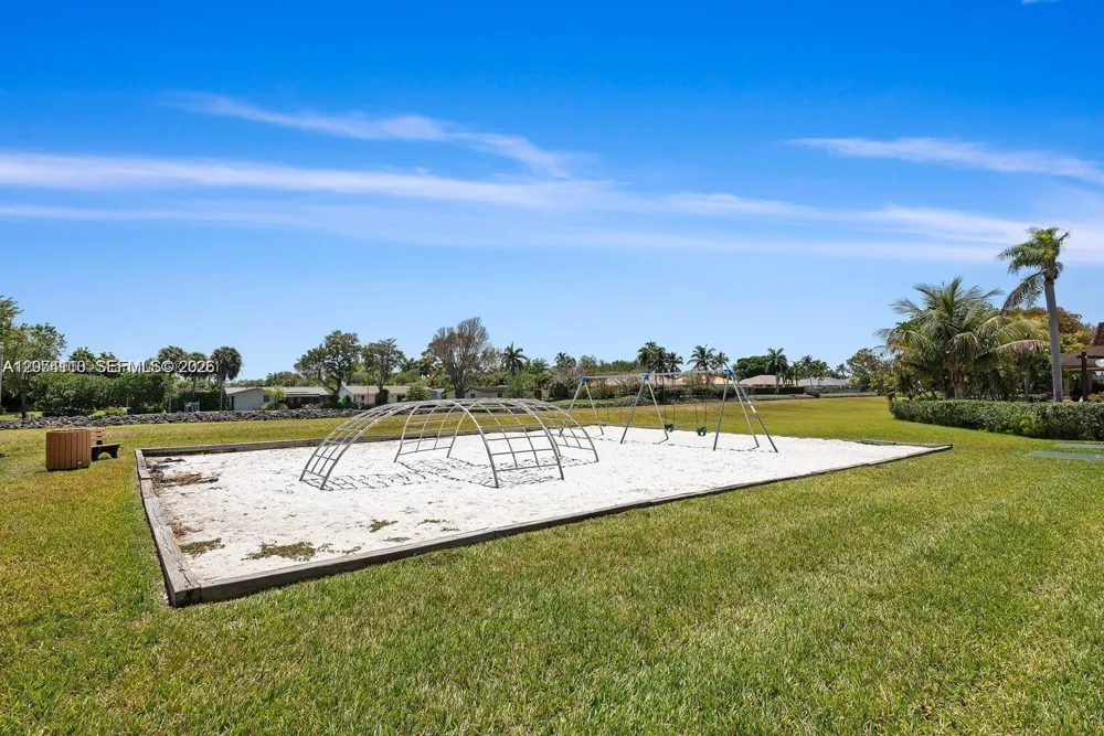 7900 Camino Cir #403 Miami, FL 33143