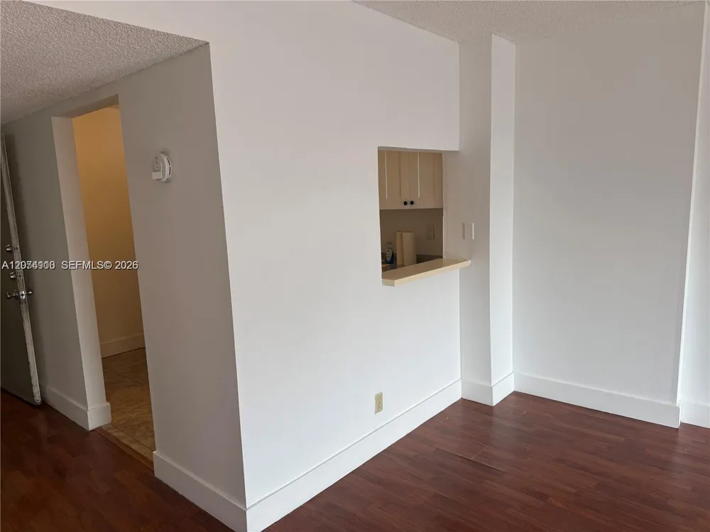 7900 Camino Cir #403 Miami, FL 33143
