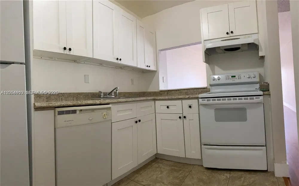 7900 Camino Cir #403 Miami, FL 33143