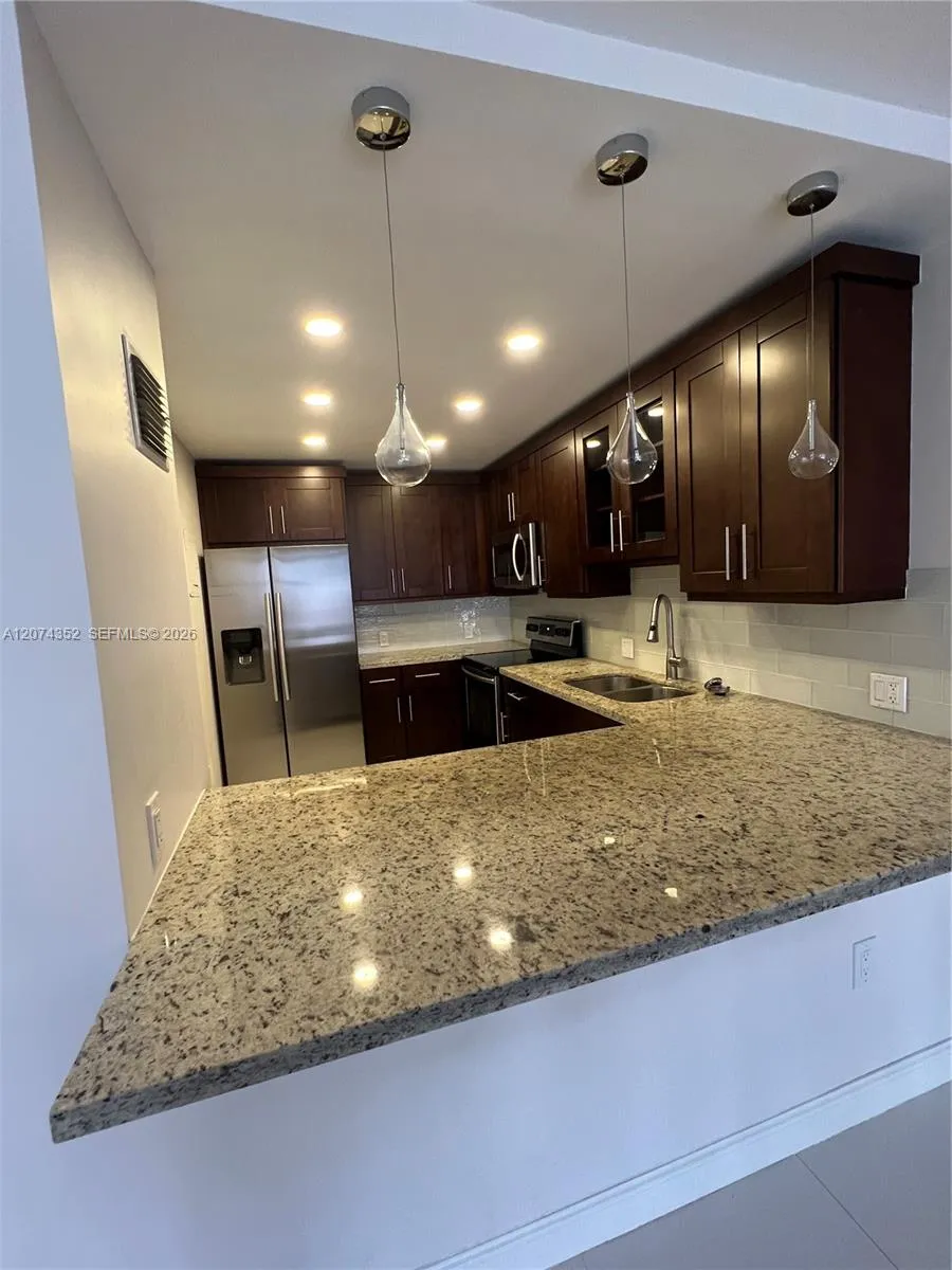3375 Country Club Dr #1408 Aventura, FL 33180