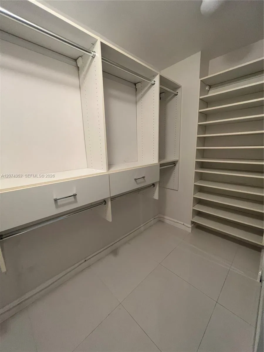 3375 Country Club Dr #1408 Aventura, FL 33180