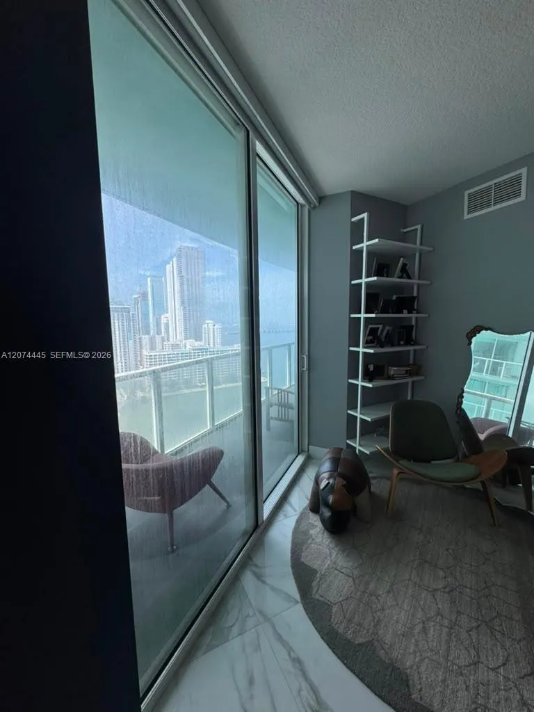 1900 Bayshore Dr #2308 Miami, FL 33132