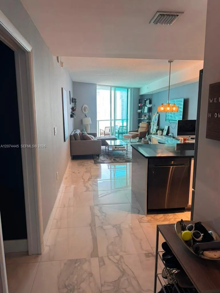 1900 Bayshore Dr #2308 Miami, FL 33132