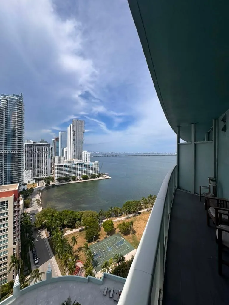 1900 Bayshore Dr #2308 Miami, FL 33132