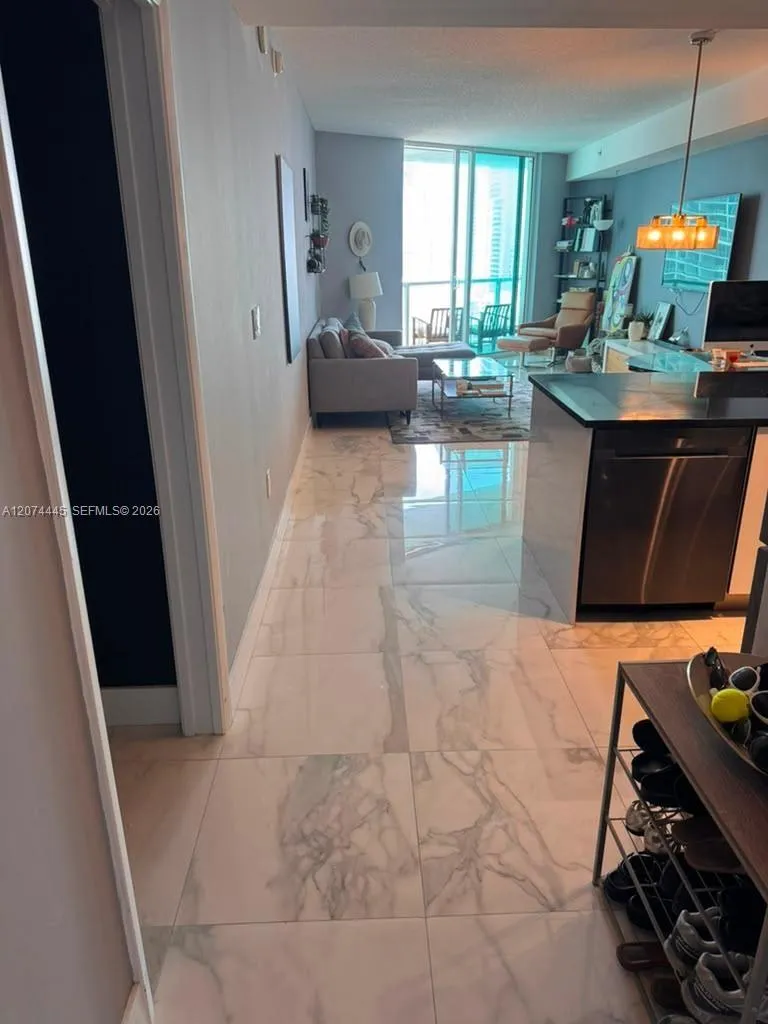 1900 Bayshore Dr #2308 Miami, FL 33132