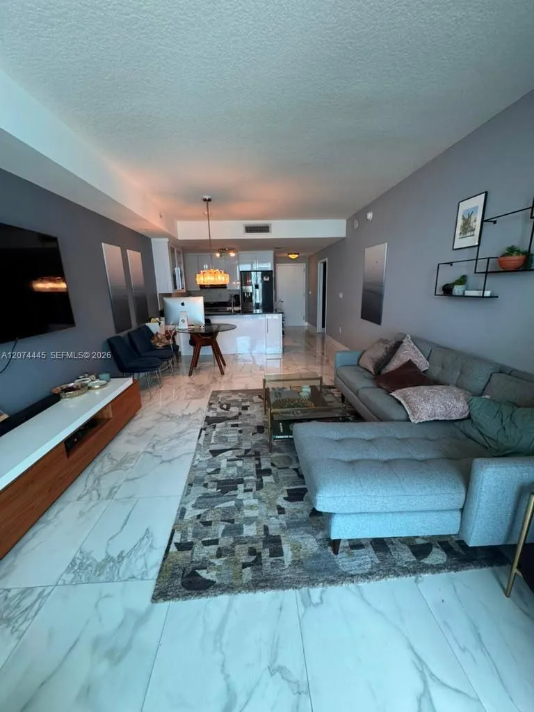 1900 Bayshore Dr #2308 Miami, FL 33132