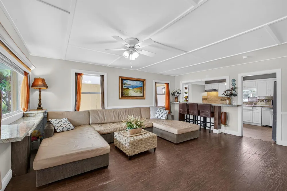 1136 W 7th Street Riviera Beach, FL 33404