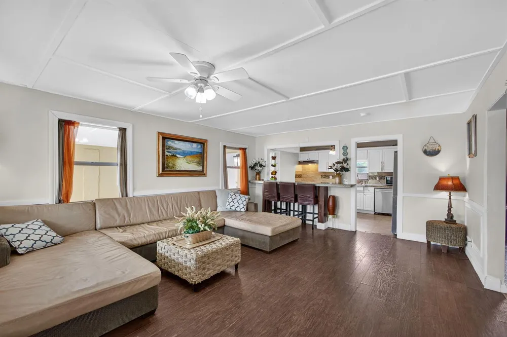 1136 W 7th Street Riviera Beach, FL 33404