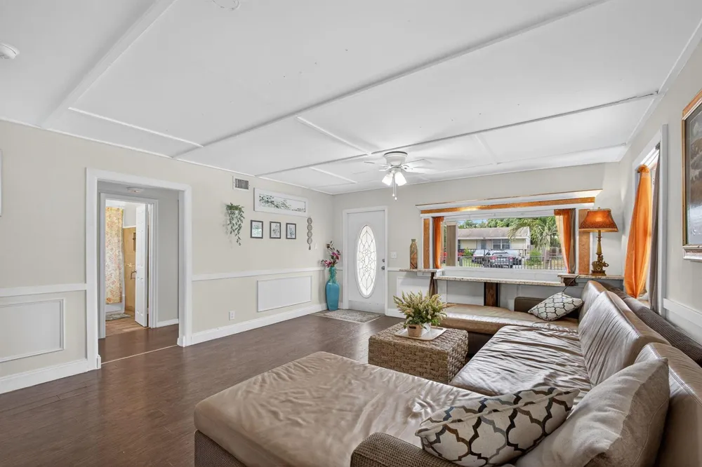 1136 W 7th Street Riviera Beach, FL 33404