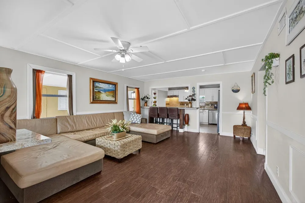 1136 W 7th Street Riviera Beach, FL 33404