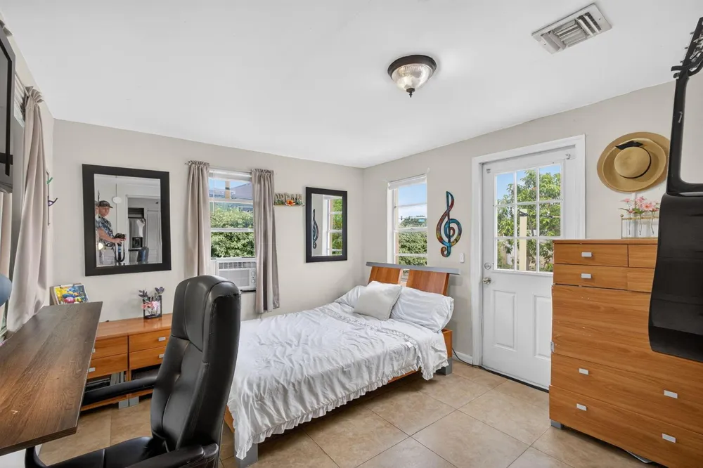 1136 W 7th Street Riviera Beach, FL 33404